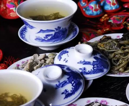 阿婆茶的历史来源：一杯茶的传承与演变