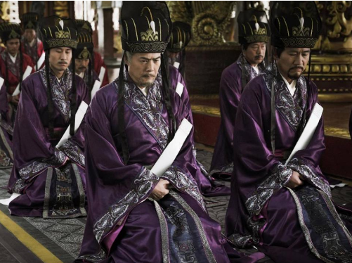 明朝与清朝的权力控制：为何清朝大臣都服服帖帖，而明朝做不到？