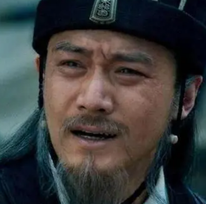 挥泪斩马谡：诸葛亮的智勇与悲情