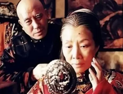 李莲英梳头的秘密：如何深得慈禧欢心
