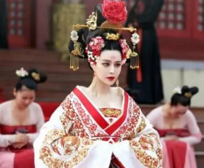 揭秘“拜倒在石榴裙下”的由来