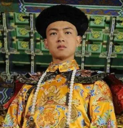 万岁皇帝：历史与文化的交织