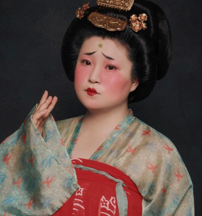 唐代女子服饰的独特魅力，基本款式是什么？