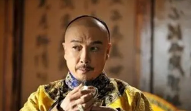 弘志是个什么样的人：装傻还是真傻?