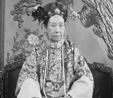 清朝末年，慈禧的存在与灭亡