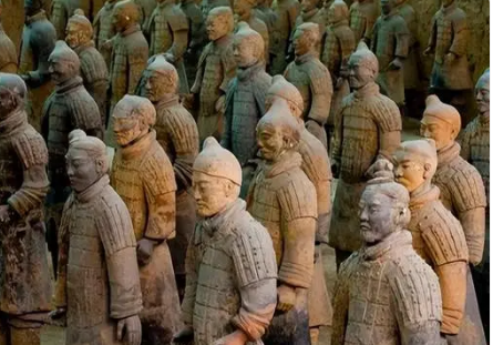 秦始皇兵马俑：古代陵墓艺术的杰作与历史之谜