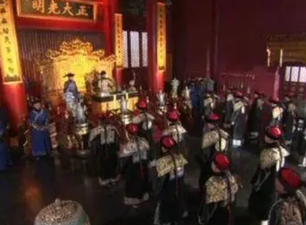 清朝皇帝和大臣的上朝时间