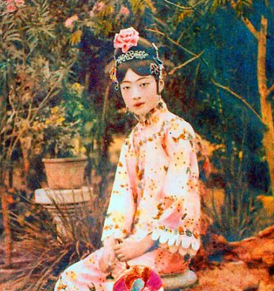 近代史上最后一位皇后：婉容与文绣的对比