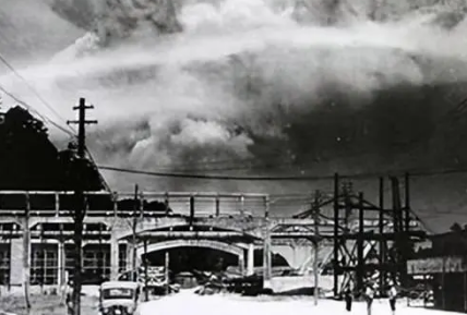 日本广岛和长崎：从原子弹爆炸到重建家园