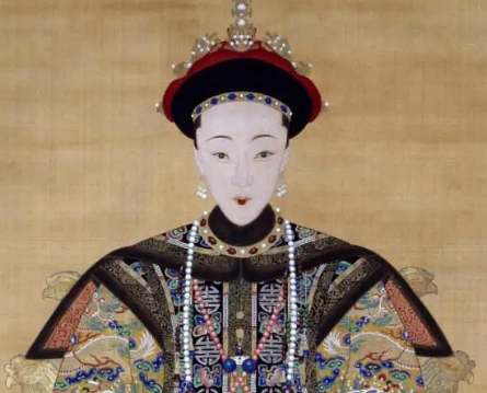 咸丰皇帝的后宫：皇后与妃子的身份揭秘