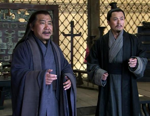 三国智谋较量：庞统与法正的才华比拼