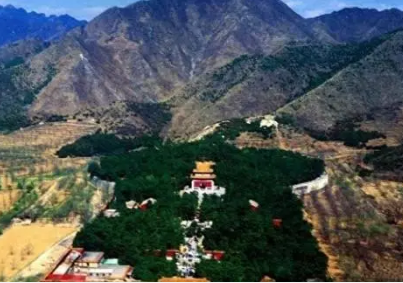 明清陵墓命运对比：十三陵的完整与清陵的遭遇