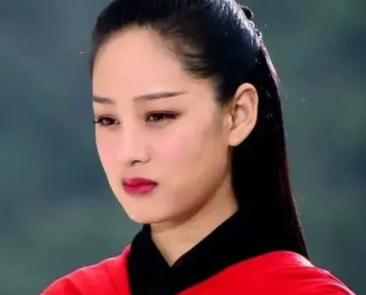 段誉的婚姻之路：王语嫣的缺席与三位妃子的登场