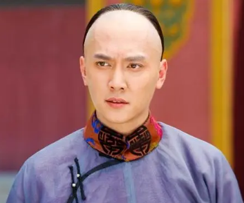 清朝灭亡后汉人不剪辫子：传统与变革的冲突