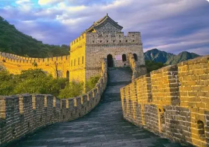 古代建筑奇迹：长城的建造之谜