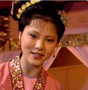 红楼梦中的丫鬟地位：披金戴银的背后