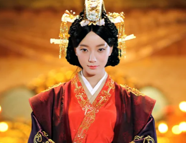 宫廷斗争：嫔妃与皇后的权力较量