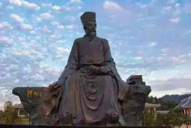 明朝两位杰出人物：王阳明与张居正的影响及评价