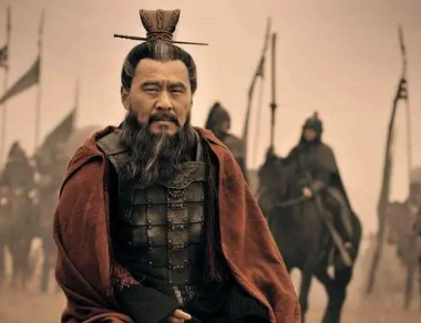 曹操刘备起家之路：策略与机遇的交织