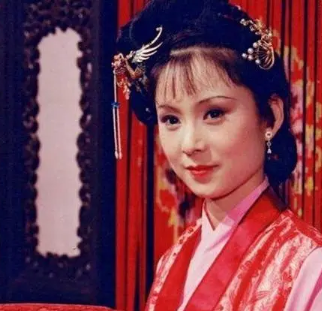 晴雯成为芙蓉花神的原因