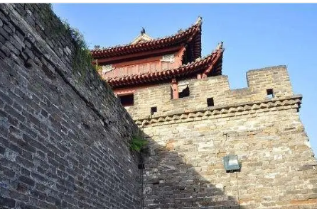 襄阳城：金庸小说中的战略要地与南宋命运的交织