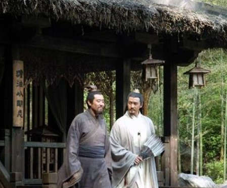 诸葛亮隐居山林，如何洞察天下大势？