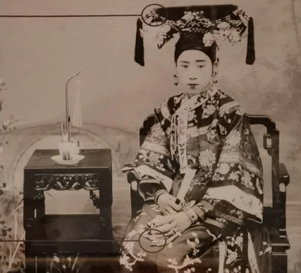 满族姓氏的变迁：历史与文化的交融
