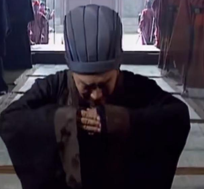 诸葛亮上朝与侍卫之谜，诸葛亮上朝为何带一百名侍卫？
