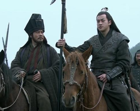 陈宫辅佐吕布背后的原因：忠诚与信仰的抉择