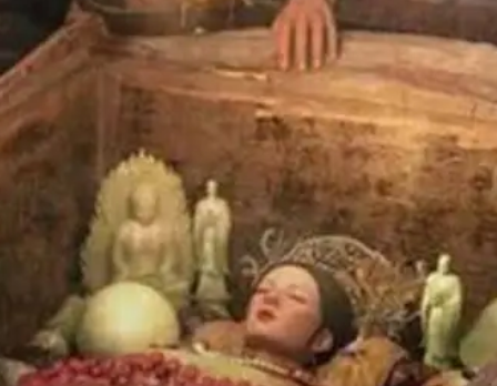 孙殿英盗墓案中失落的宝物：历史的遗憾与教训