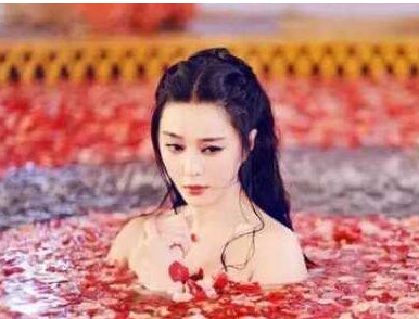 古代女性的沐浴习惯：频率与用品探秘