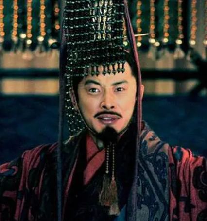 汉献帝禅让与刘备称帝的背后，之间有什么联系存在？