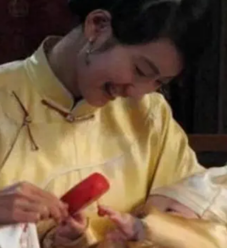 古代奶妈的生活与职责，除了喂养小孩还需要做什么？