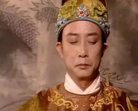 探寻红楼梦中的皇帝身影：身份之谜与依据解析