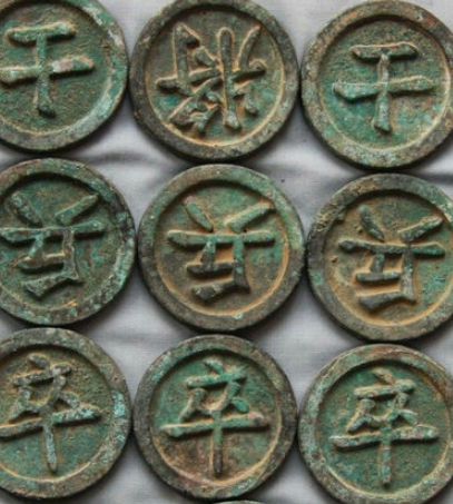 象棋中的将帅不相见：一段策略与规则的探讨