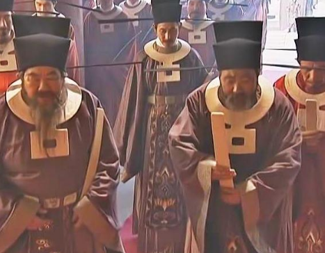 权力的阴影：蔡京与高俅掩盖兵败真相