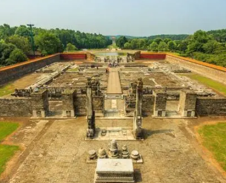 古代守陵宫女的日常：守护与陪伴