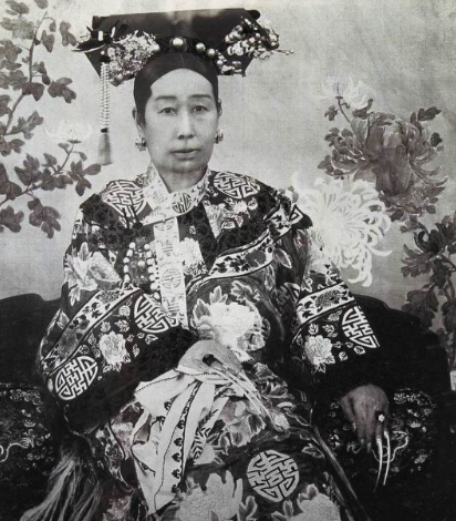 慈禧太后与维多利亚女王哪个更强？她们之间有哪些差距？