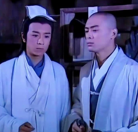 虚竹与段誉的深厚情谊，双方之间有什么波折和考验？