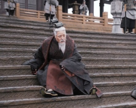 周赧王的惨淡结局：债台高筑与国家的覆灭