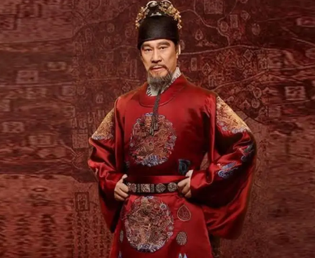 明朝皇帝服饰的华丽篇章