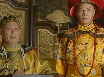 乾隆禅位嘉庆：权力游戏的幕后真相