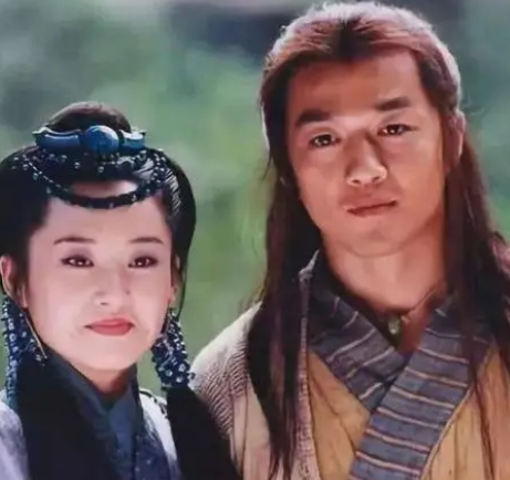 杨过和令狐冲谁厉害？独孤九剑一定比玄铁剑法强吗？