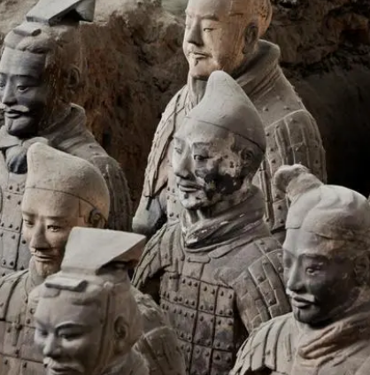 秦始皇兵马俑的制造之谜：是活人俑还是工艺奇迹？