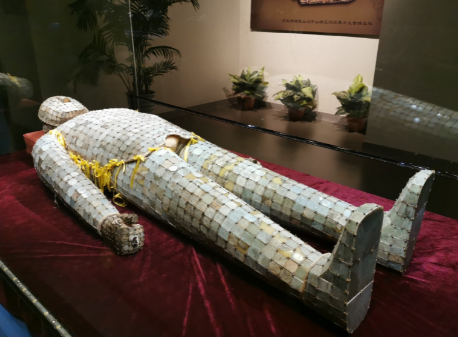 “金缕玉衣”：汉代皇帝的神秘葬服