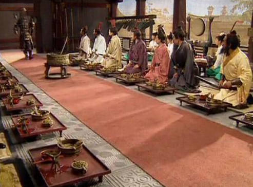 从分餐到合餐：中国古代饮食文化的演变