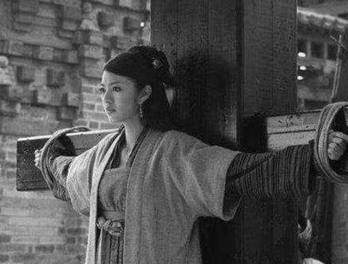酷刑“凤凰晒翅”：源起与争议