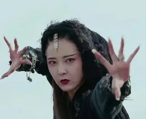 江湖对决：李莫愁与梅超风的武艺之争