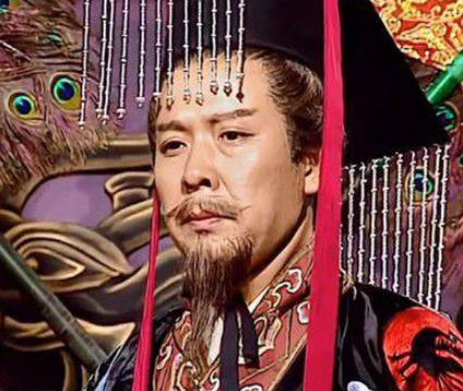 若知刘禅降，刘备何以应？