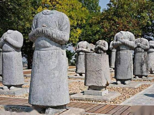 六十一蕃臣像头失踪之谜：自然灾难还是人为破坏？